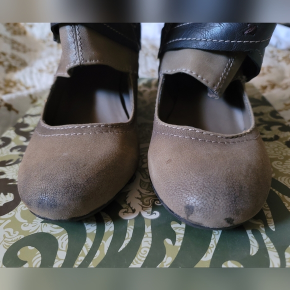 Limelight Trooper Tan Boots Booties wedge heel 9 with box - Picture 4 of 5